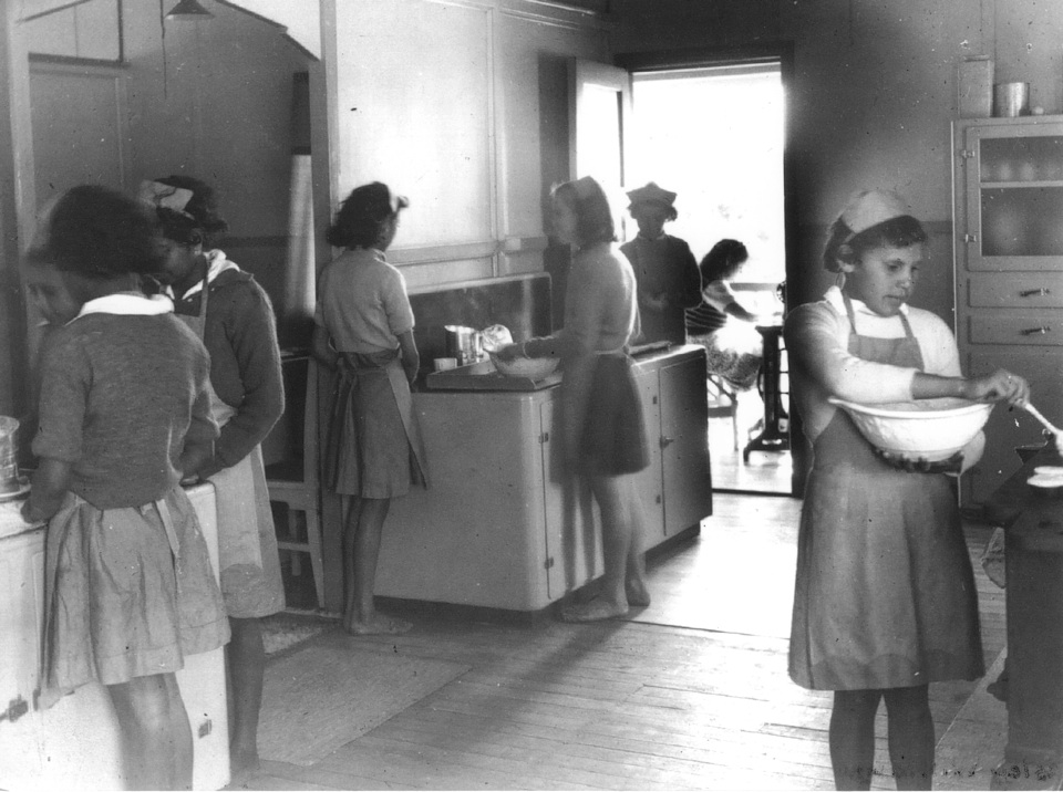 Class-at-Cherbourg-Domestic-Science-building_1946