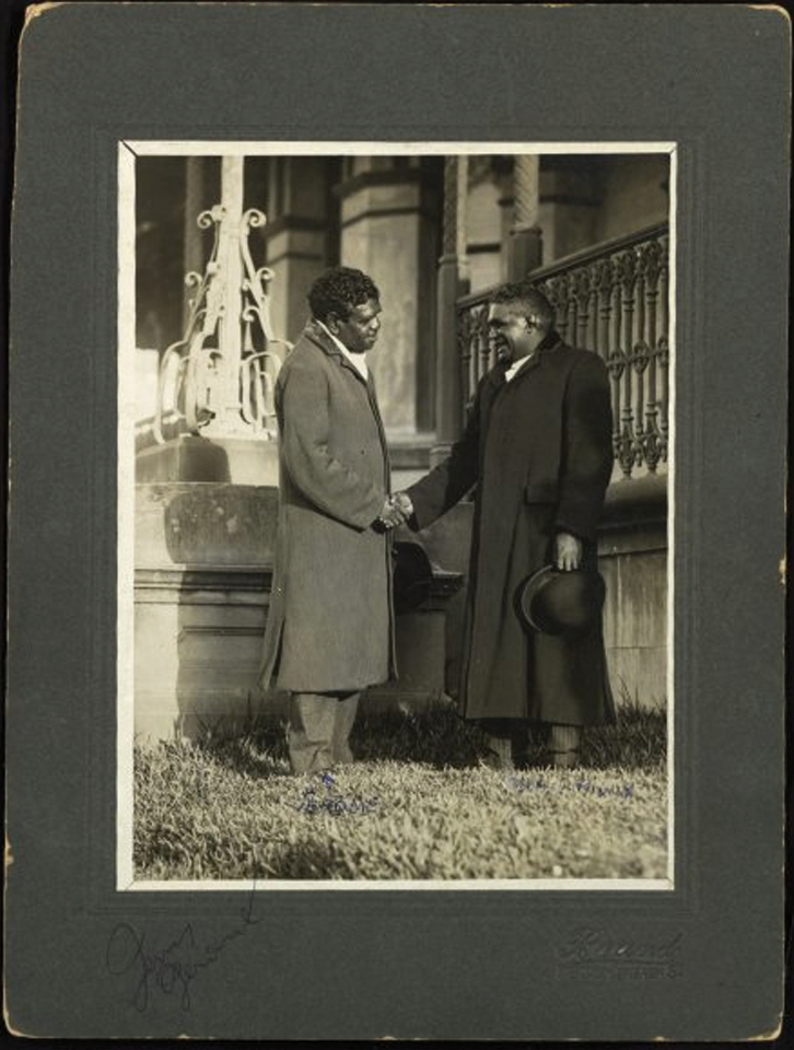 jerry-jerome-shakes-hands-with-his-mate-black-paddy_1913