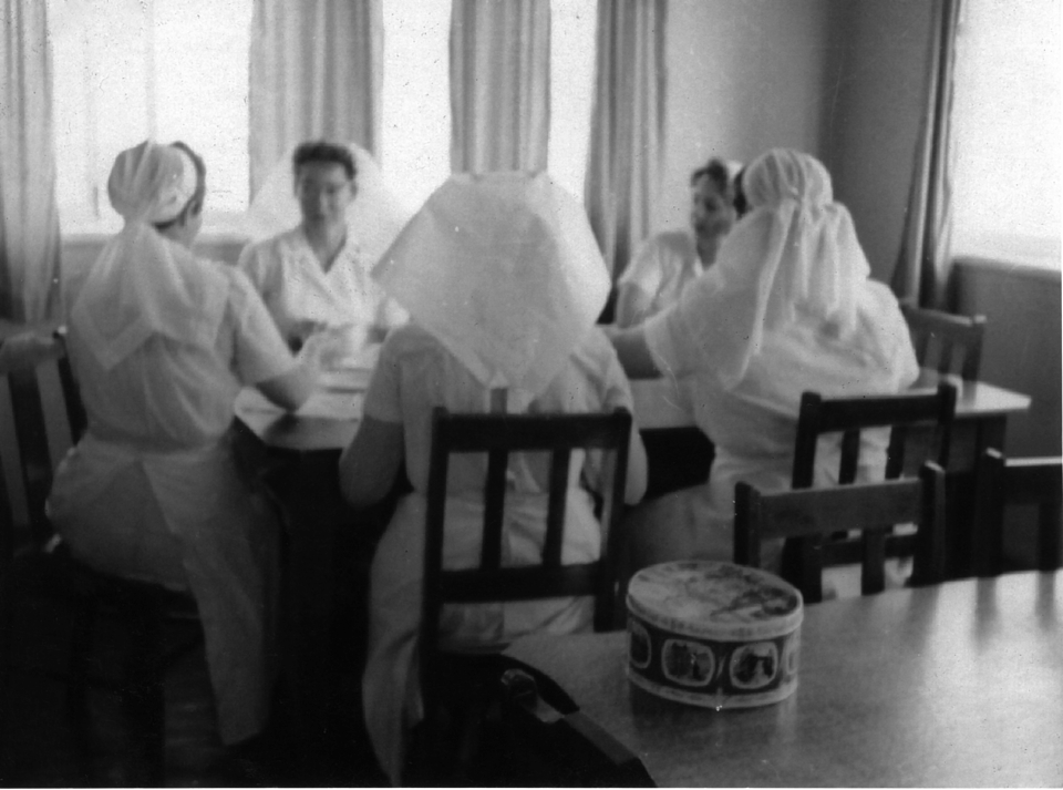 the-dining-room-in-the-nurses-quarters-at-cherbourg_1961