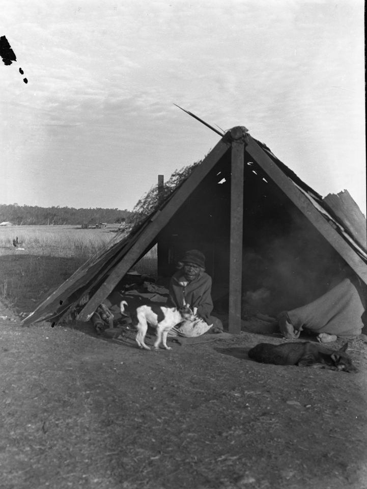 women-in-gunyah-at-cherbourg-aboriginal-settlement-plate2_1934