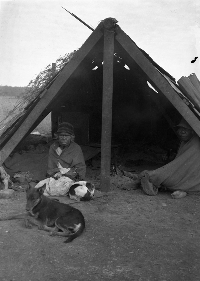 women-in-gunyah-at-cherbourg-aboriginal-settlement-plate3_1934