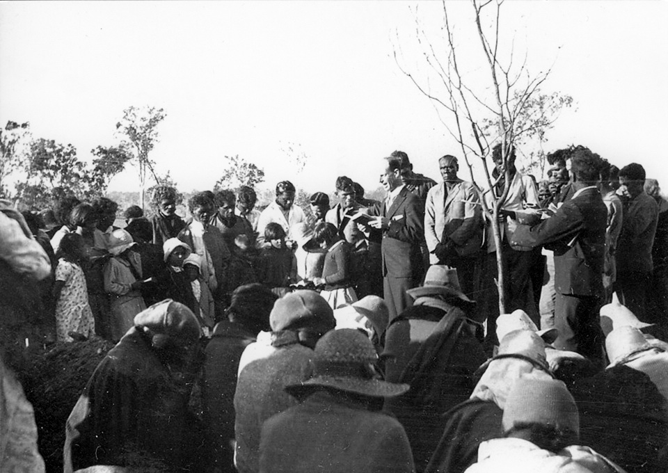 Grave side service at Barambah Aboriginal Settlement c1928