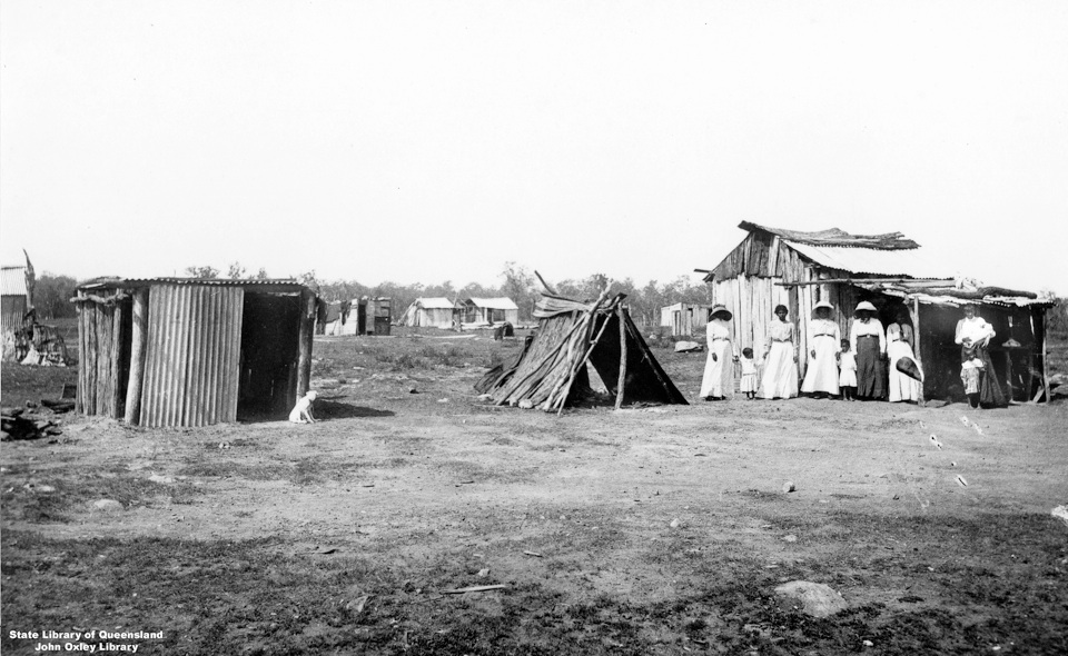 Huts-at-Barambah-Aboriginal-Settlement_1911